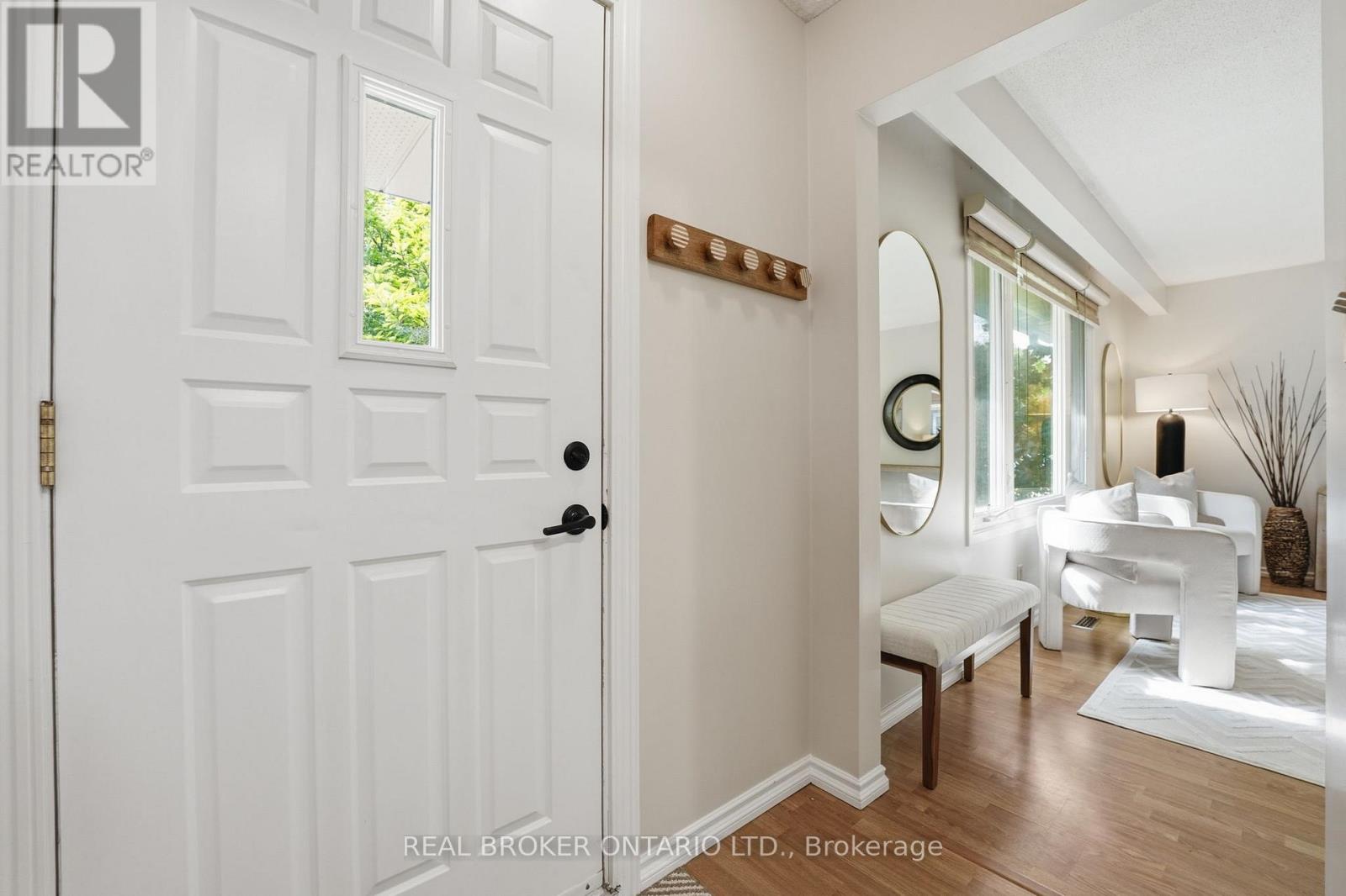 7996 Paddock Trail, Niagara Falls, Ontario L2H 1X2 - Photo 8 - X13439478