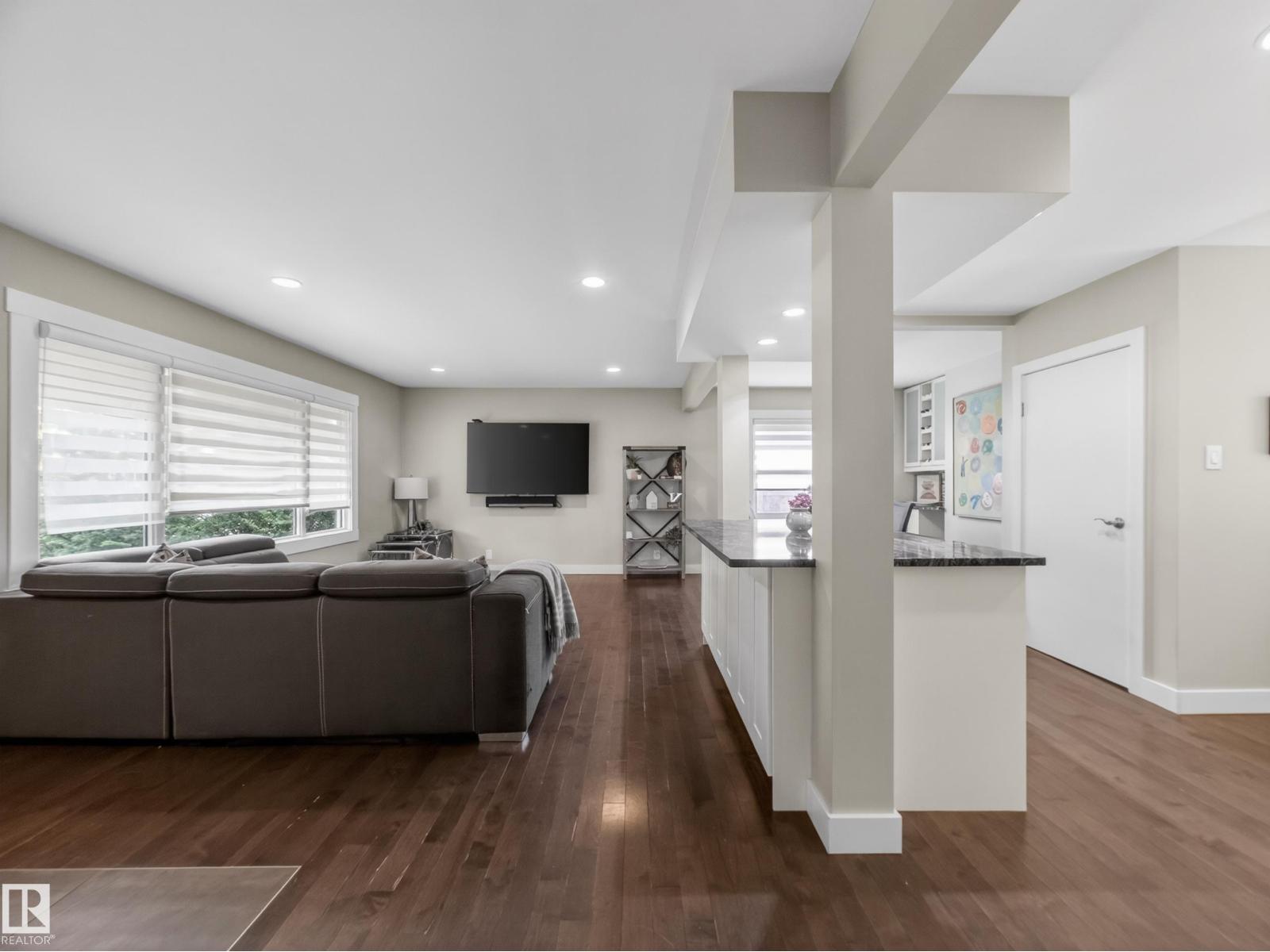 15803 83 Av NW, Edmonton, Alberta  T5R 3T8 - Photo 9 - E4493448