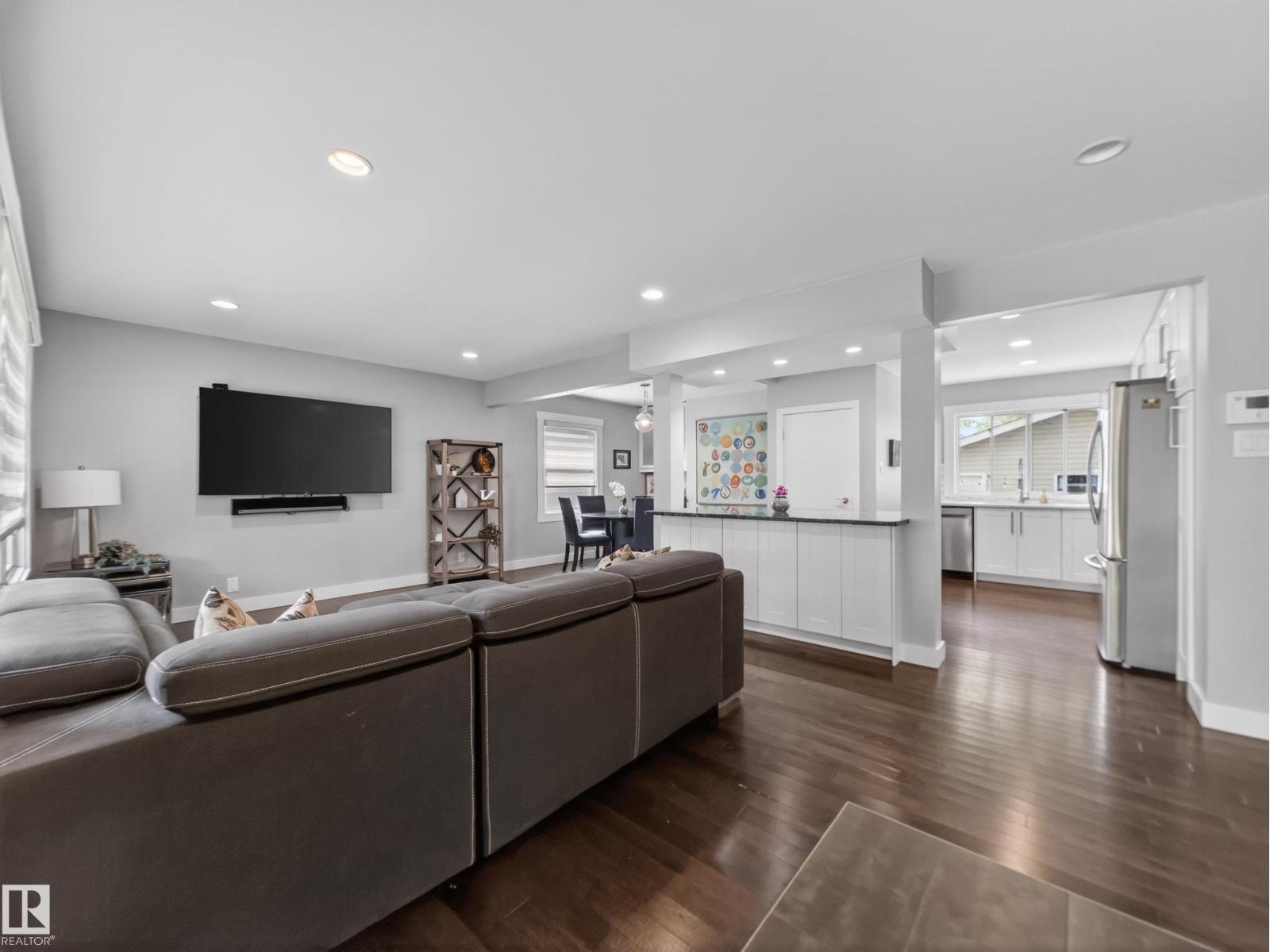 15803 83 Av NW, Edmonton, Alberta  T5R 3T8 - Photo 3 - E4493448