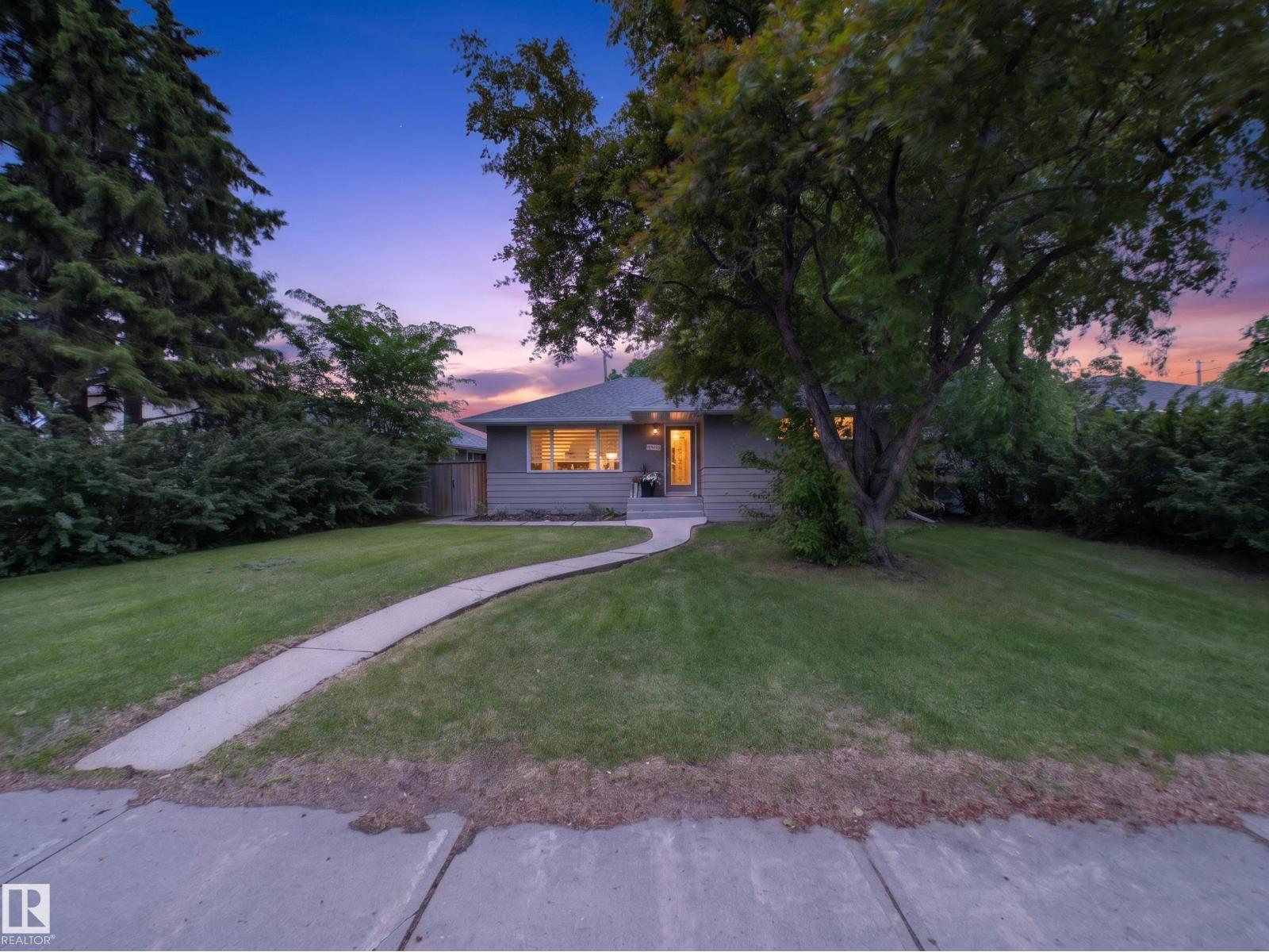 15803 83 Av NW, Edmonton, Alberta  T5R 3T8 - Photo 1 - E4493448