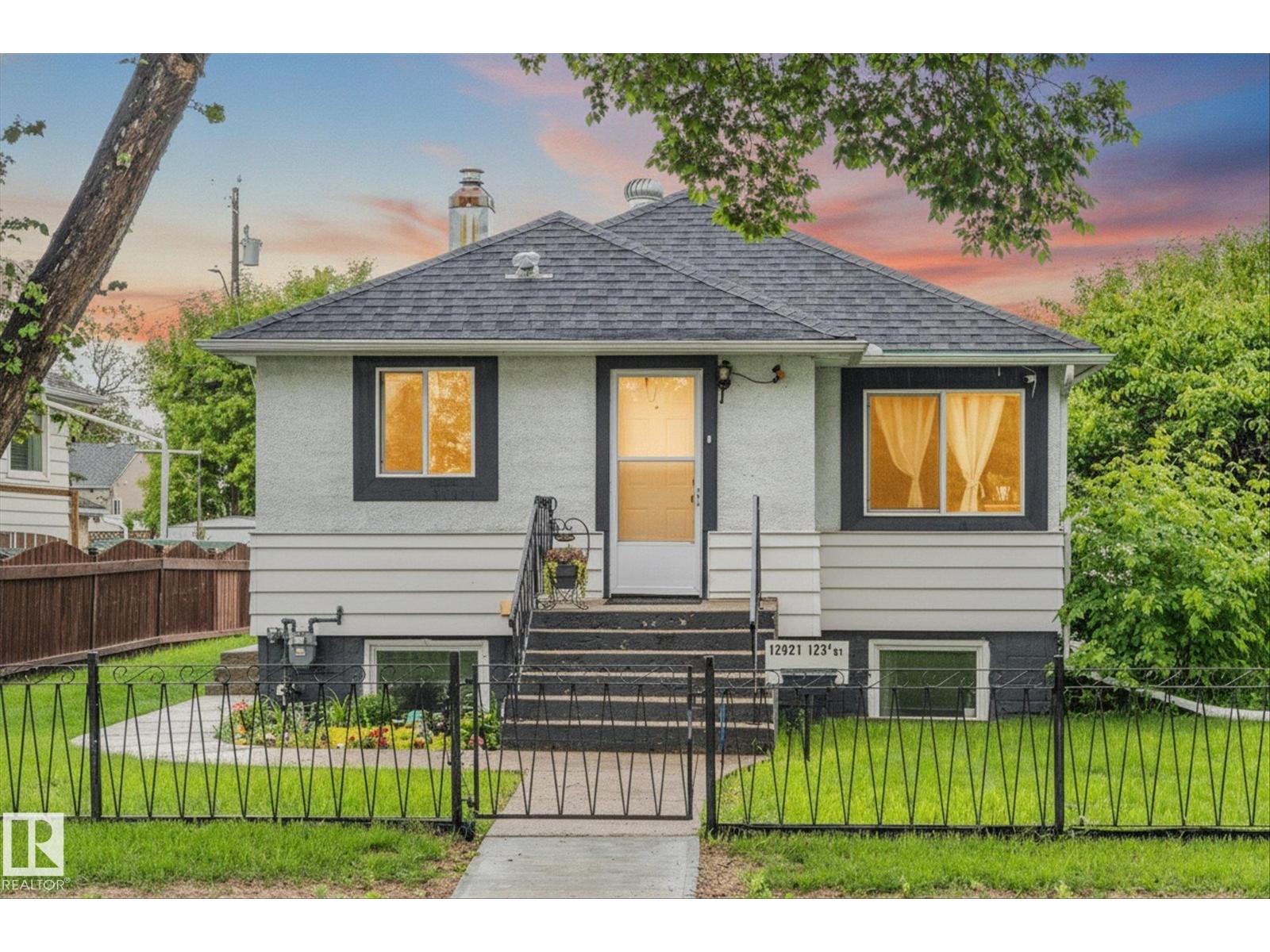 12921 123a St NW, Edmonton, Alberta  T5L 0L1 - Photo 1 - E4493454
