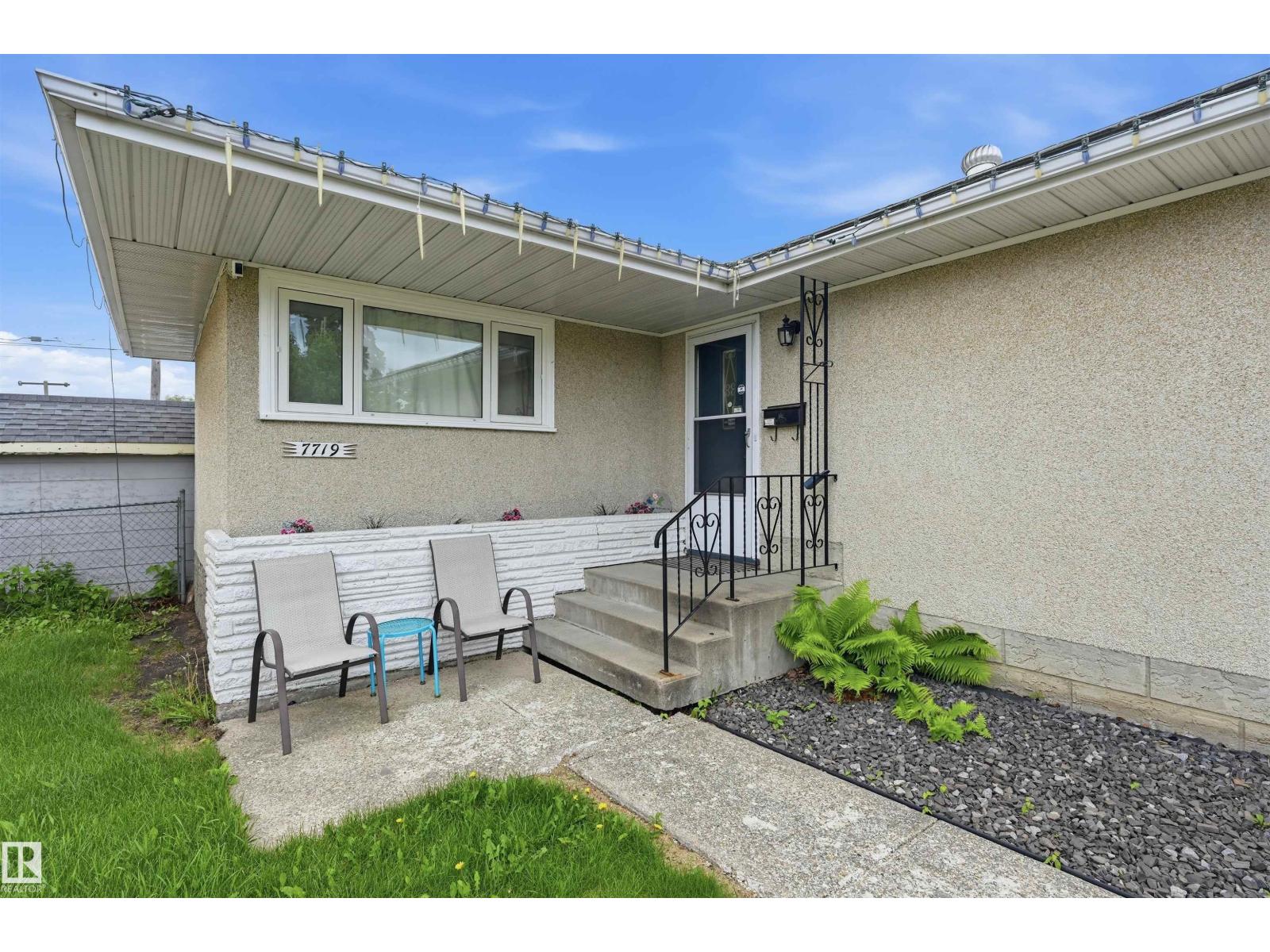 7719 71 Av NW, Edmonton, Alberta  T6C 0A9 - Photo 3 - E4493460