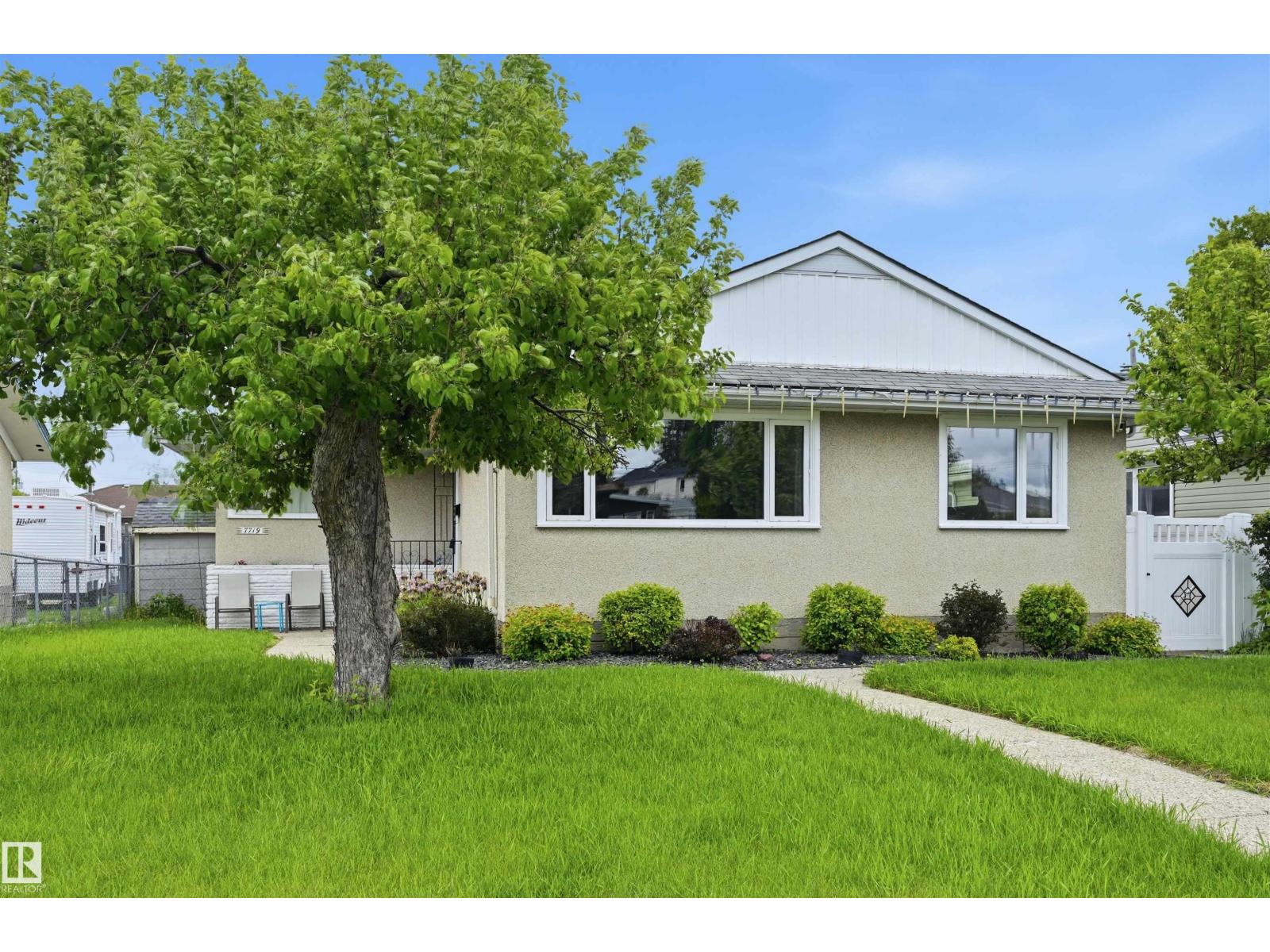 7719 71 Av NW, Edmonton, Alberta  T6C 0A9 - Photo 1 - E4493460