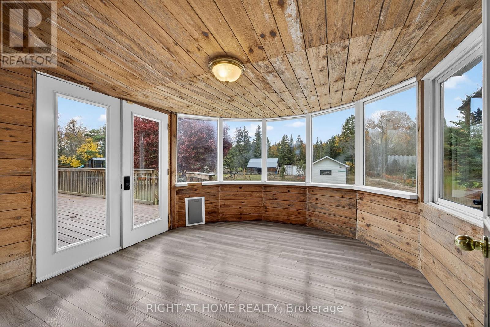 207 Scarlett Line, Oro-Medonte, Ontario  L0L 1V0 - Photo 12 - S12948330