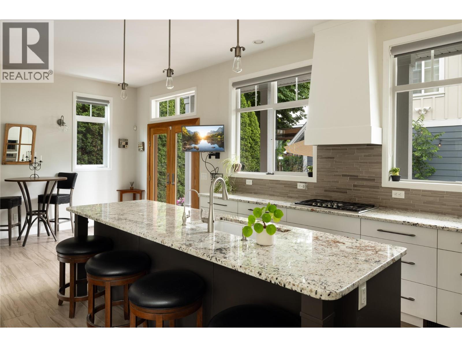747 & 749 Wilson Avenue, Kelowna, British Columbia  V1Y 6X8 - Photo 20 - 10384357