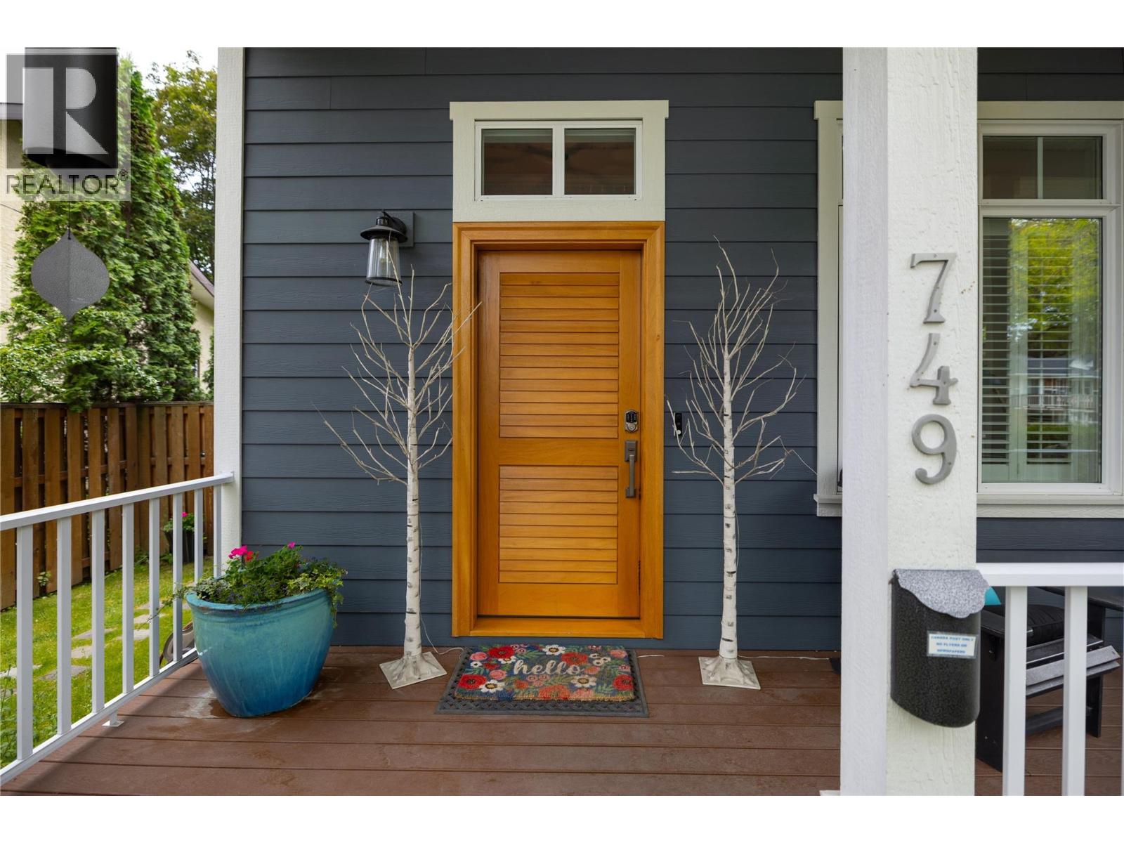 747 & 749 Wilson Avenue, Kelowna, British Columbia  V1Y 6X8 - Photo 4 - 10384357