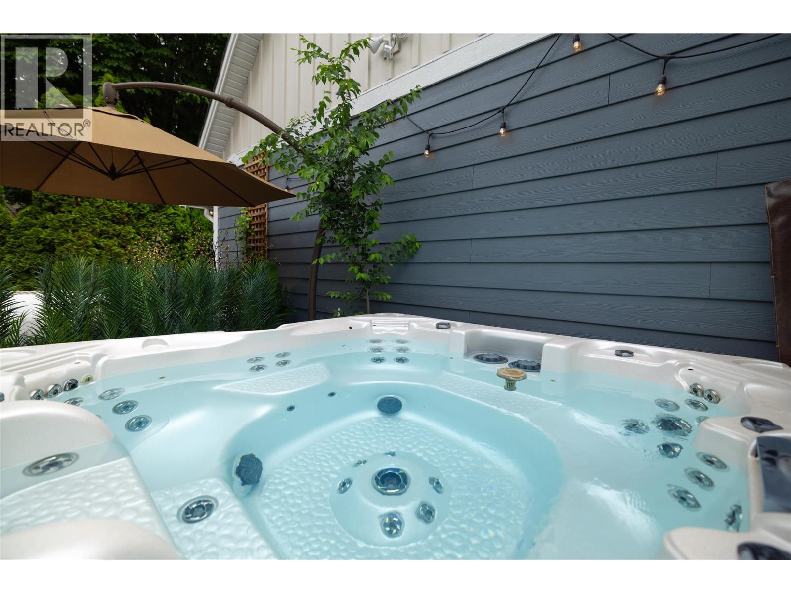 747 & 749 Wilson Avenue, Kelowna, British Columbia  V1Y 6X8 - Photo 43 - 10384357