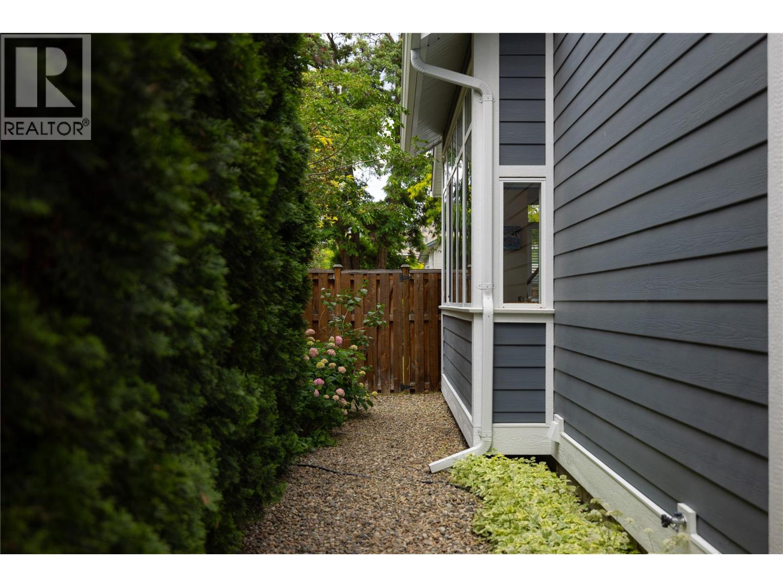747 & 749 Wilson Avenue, Kelowna, British Columbia  V1Y 6X8 - Photo 62 - 10384357