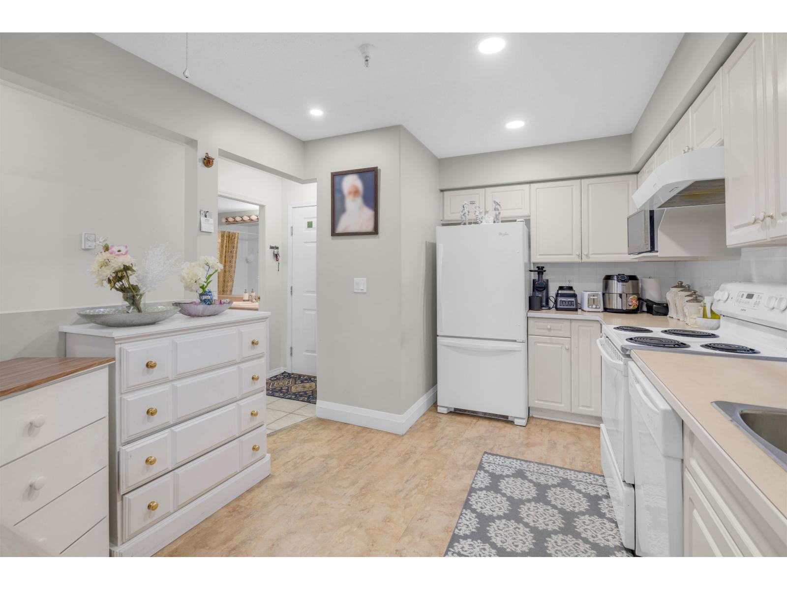 325 13880 70 Avenue, Surrey, British Columbia  V3W 0T3 - Photo 6 - R3132904