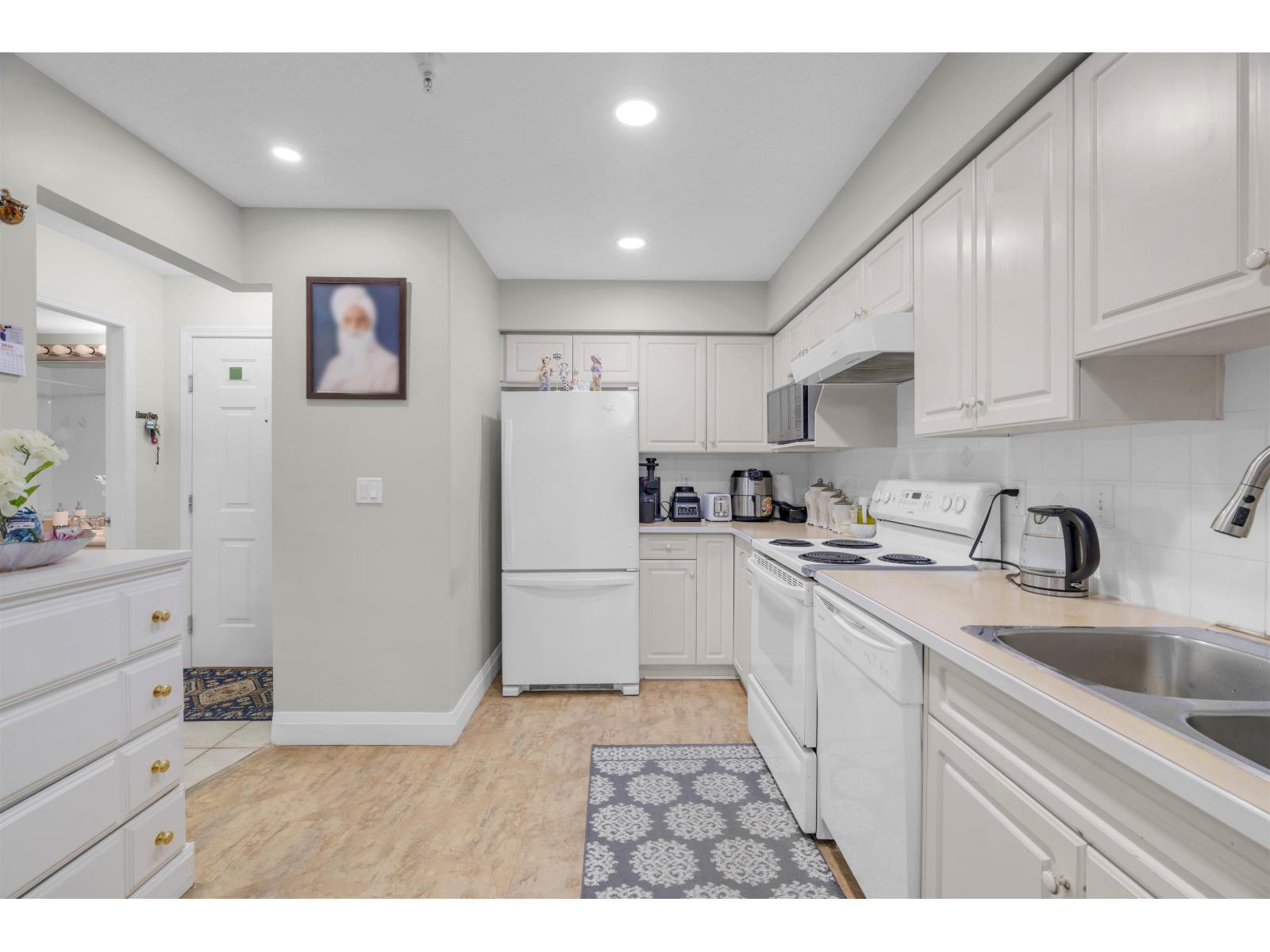 325 13880 70 Avenue, Surrey, British Columbia  V3W 0T3 - Photo 5 - R3132904