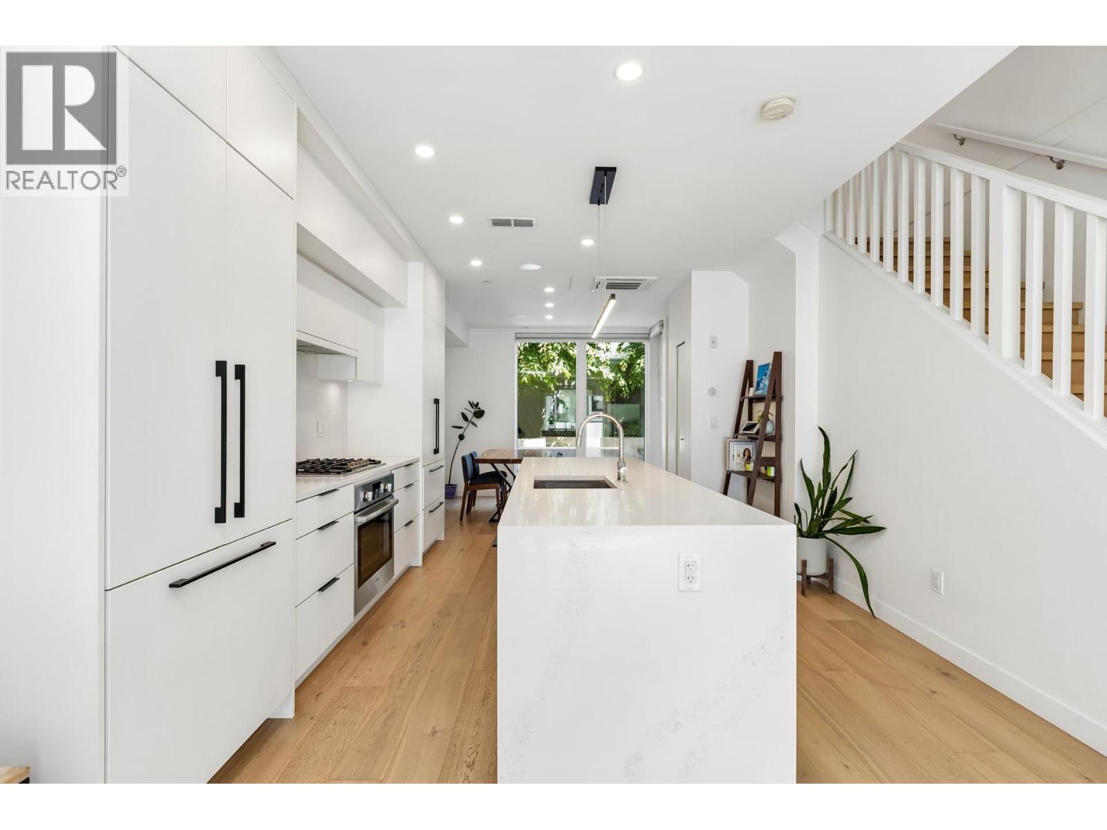 129 649 E 3rd Street, North Vancouver, British Columbia  V7L 1G6 - Photo 5 - R3135479