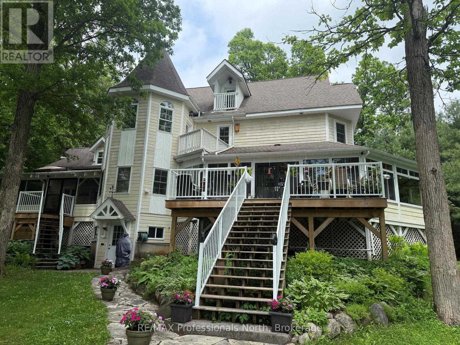 22 KNOWLES CRESCENT E, Seguin, Ontario