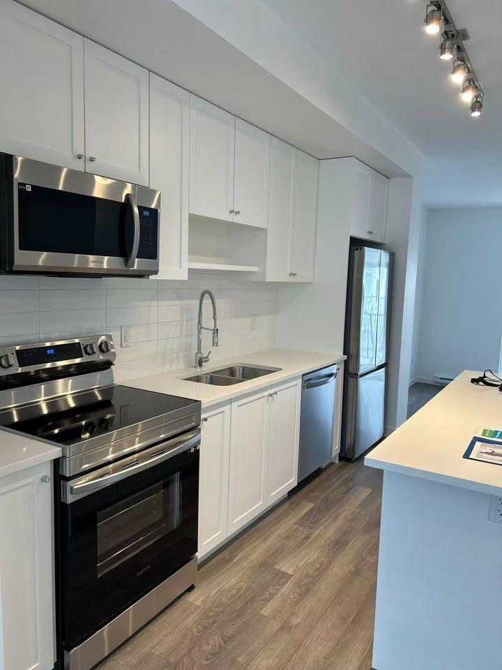 5x 15778 85 AVENUE