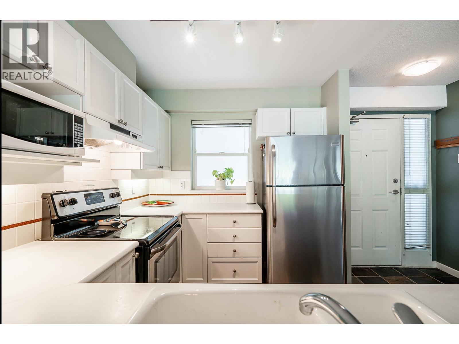 318 1120 Tsatsu Shores Drive, Delta, British Columbia  V4M 4G3 - Photo 13 - R3135501