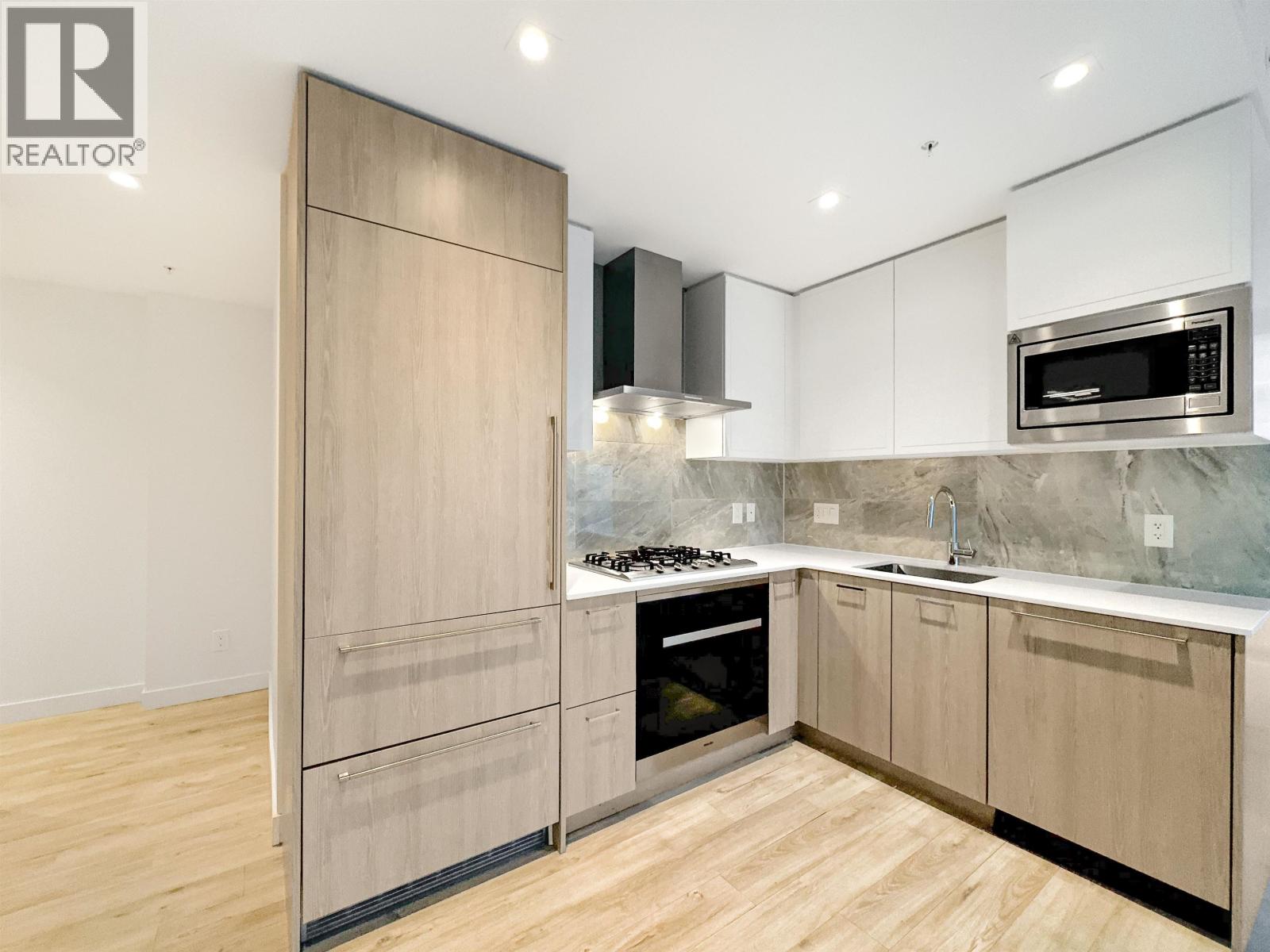 11xx 2288 Alpha Avenue, Burnaby, British Columbia  V5C 0L9 - Photo 2 - R3135492
