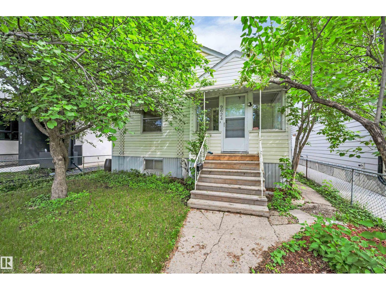 9624 77 AV NW, Edmonton, Alberta