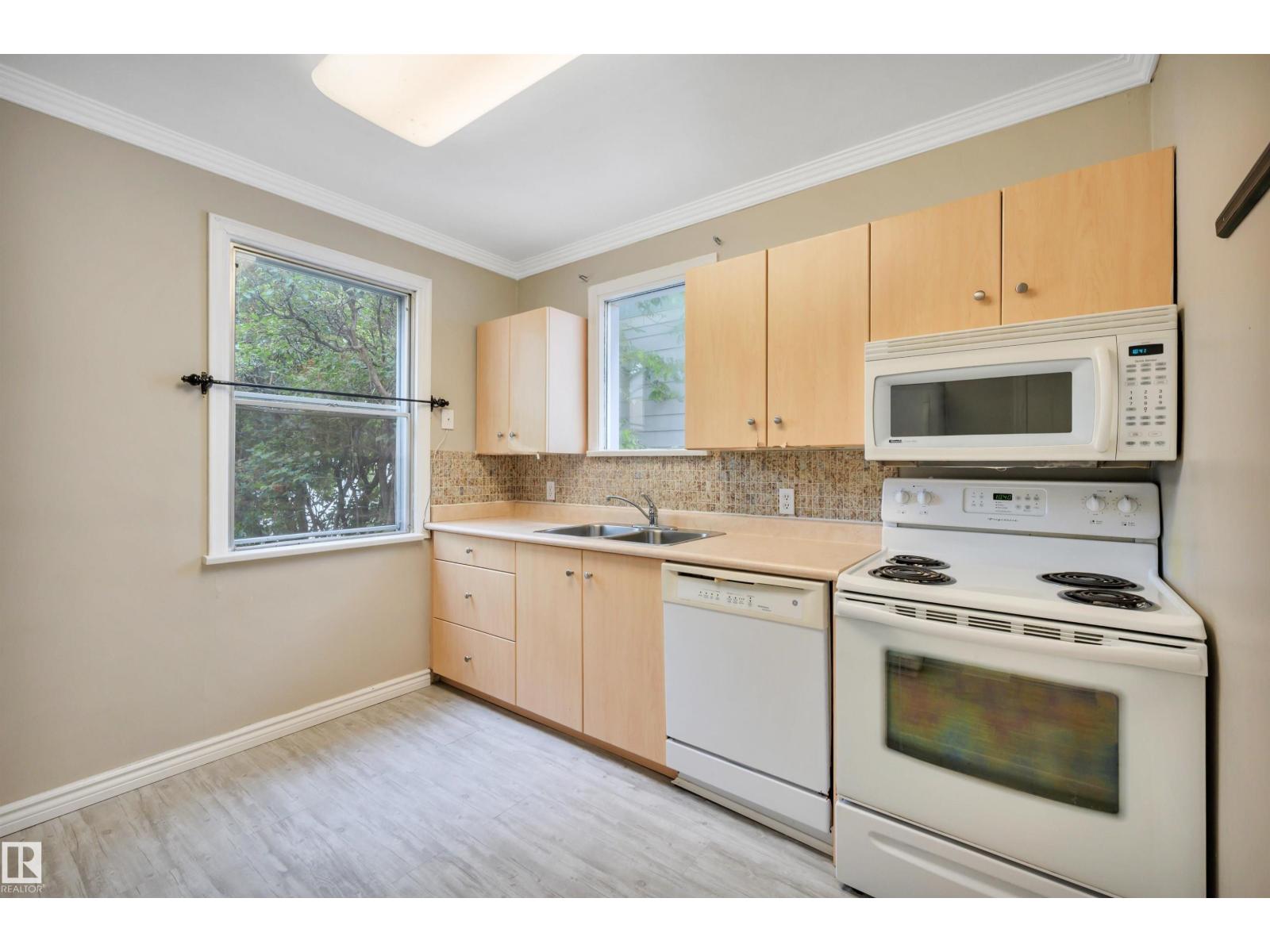 9624 77 Av NW, Edmonton, Alberta  T6C 0M5 - Photo 10 - E4493475