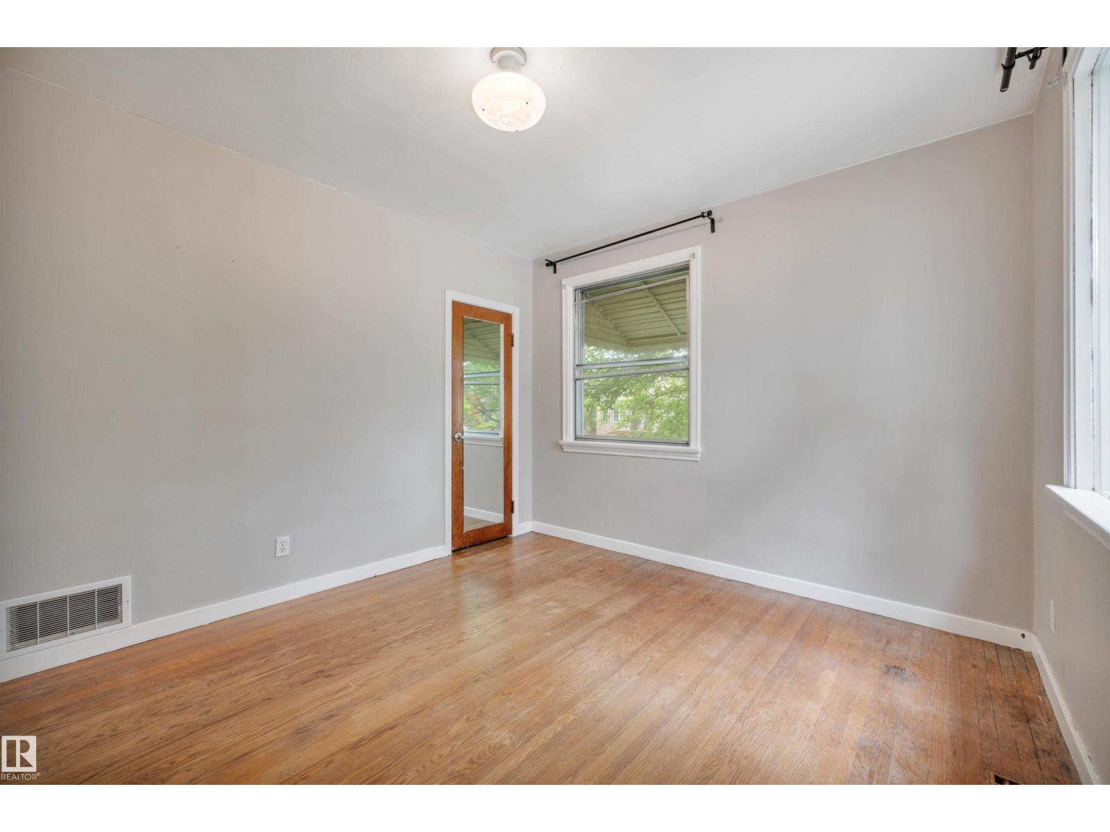 9624 77 Av NW, Edmonton, Alberta  T6C 0M5 - Photo 16 - E4493475