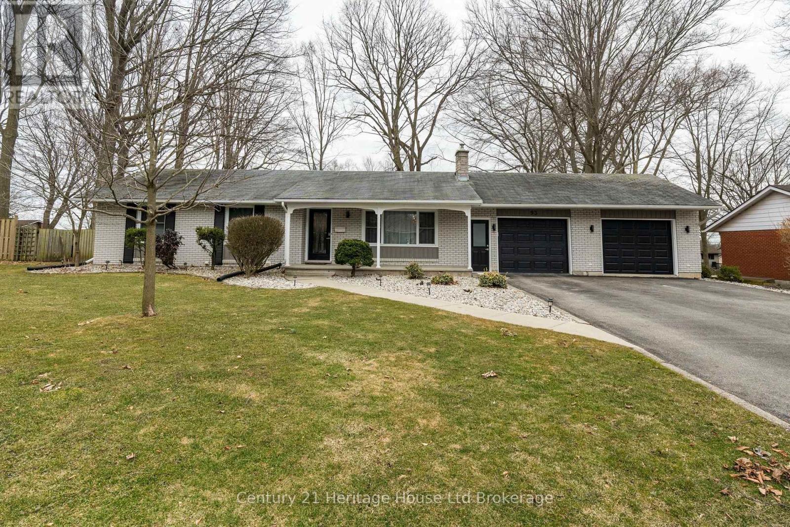 93 James Avenue, Tillsonburg, Ontario  N4G 1A7 - Photo 2 - X13439764