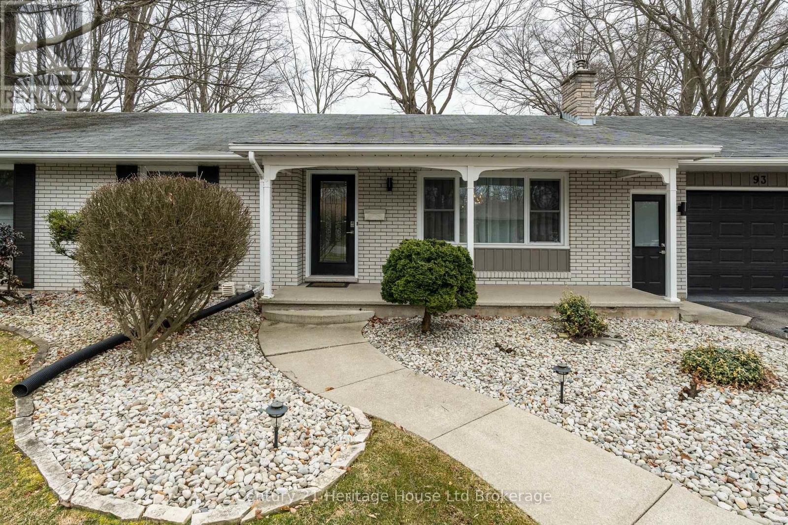 93 James Avenue, Tillsonburg, Ontario  N4G 1A7 - Photo 3 - X13439770