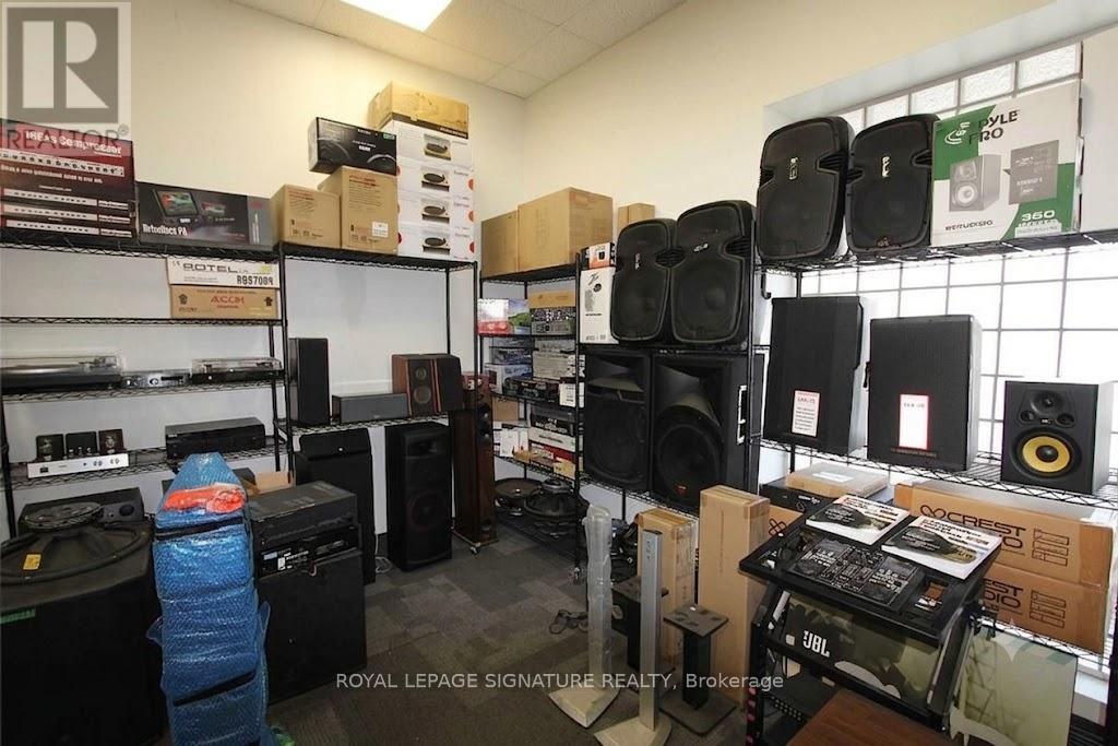 2 - 59 Comstock Road, Toronto, Ontario  M2K 0E3 - Photo 3 - E13424252