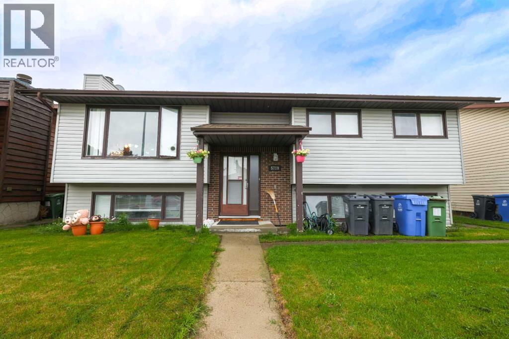 5719 60 Avenue, Rocky Mountain House, Alberta  T4T 1B7 - Photo 1 - A2309991