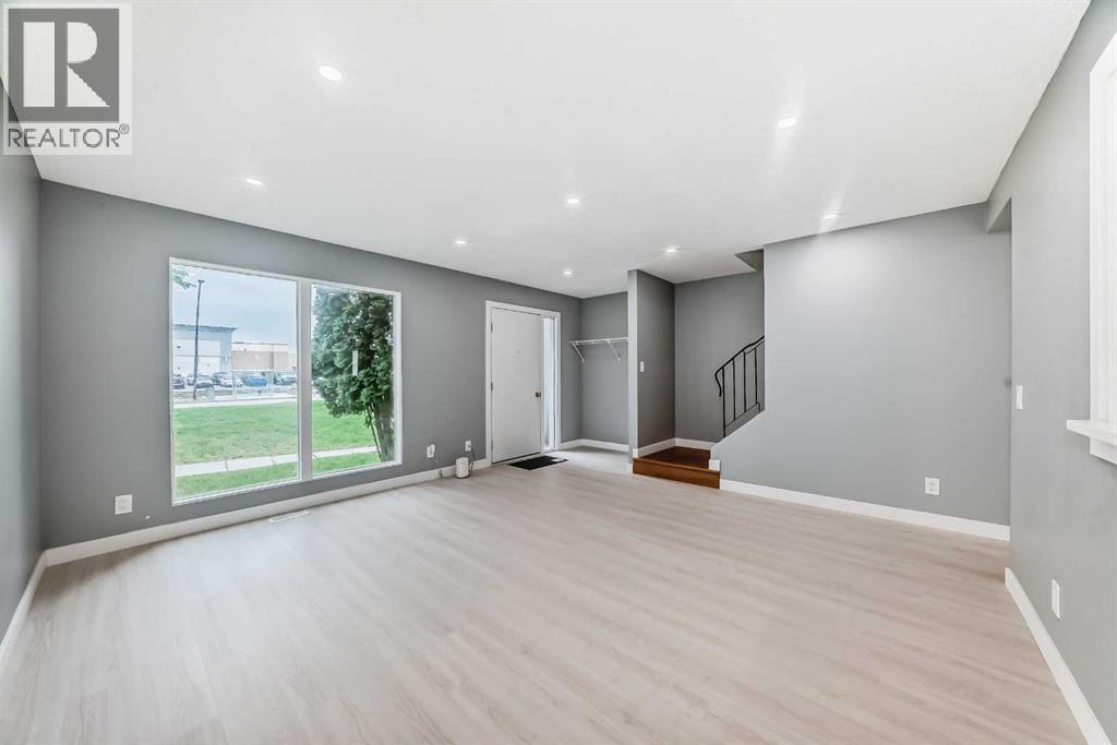 232 Marlborough Way NE, Calgary, Alberta  T2A 6R9 - Photo 6 - A2319533
