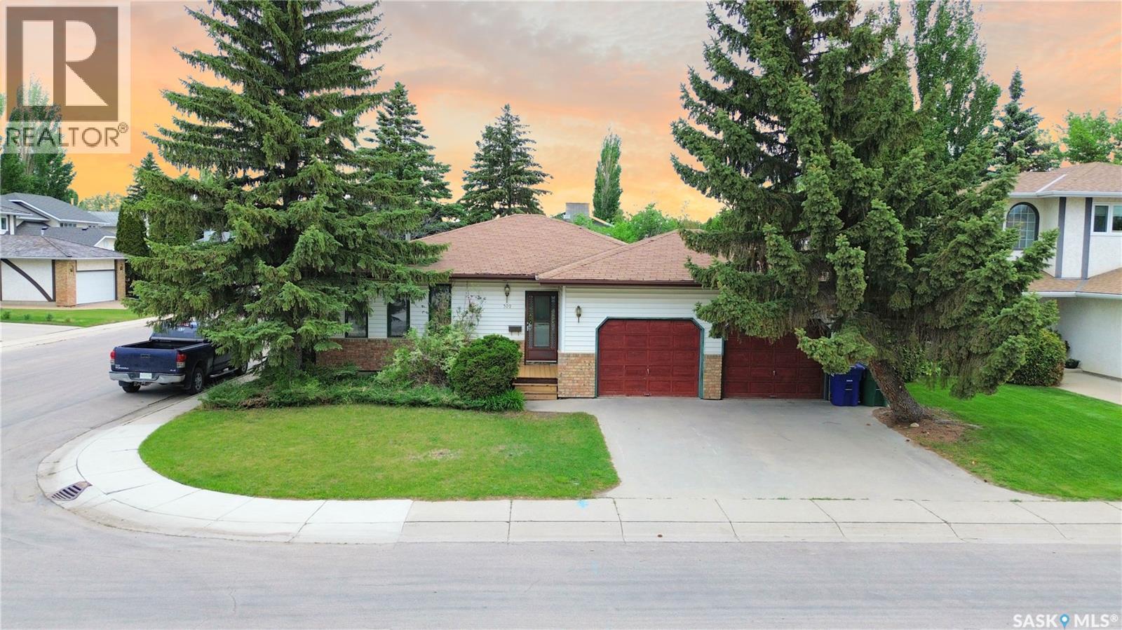 302 Swan LANE, Saskatoon, Saskatchewan
