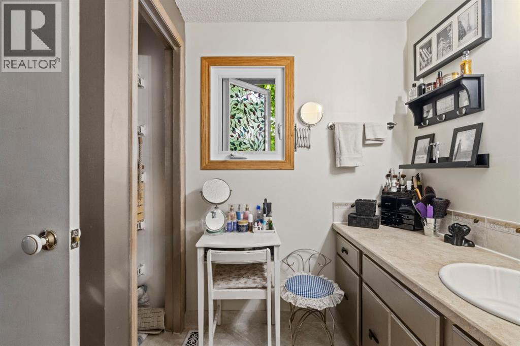 13005 6 Street Sw, Calgary, Alberta  T2W 4J8 - Photo 27 - A2320000