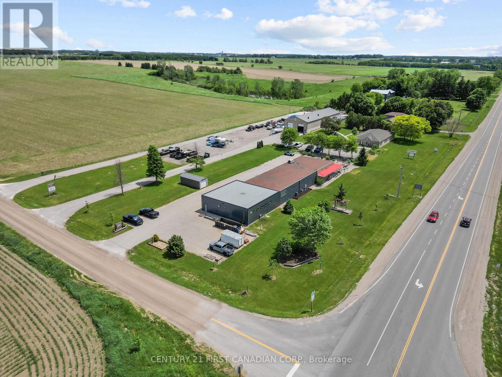 5611 Mcgillivray Drive, Lucan Biddulph, Ontario  N0M 2J0 - Photo 3 - X13439954