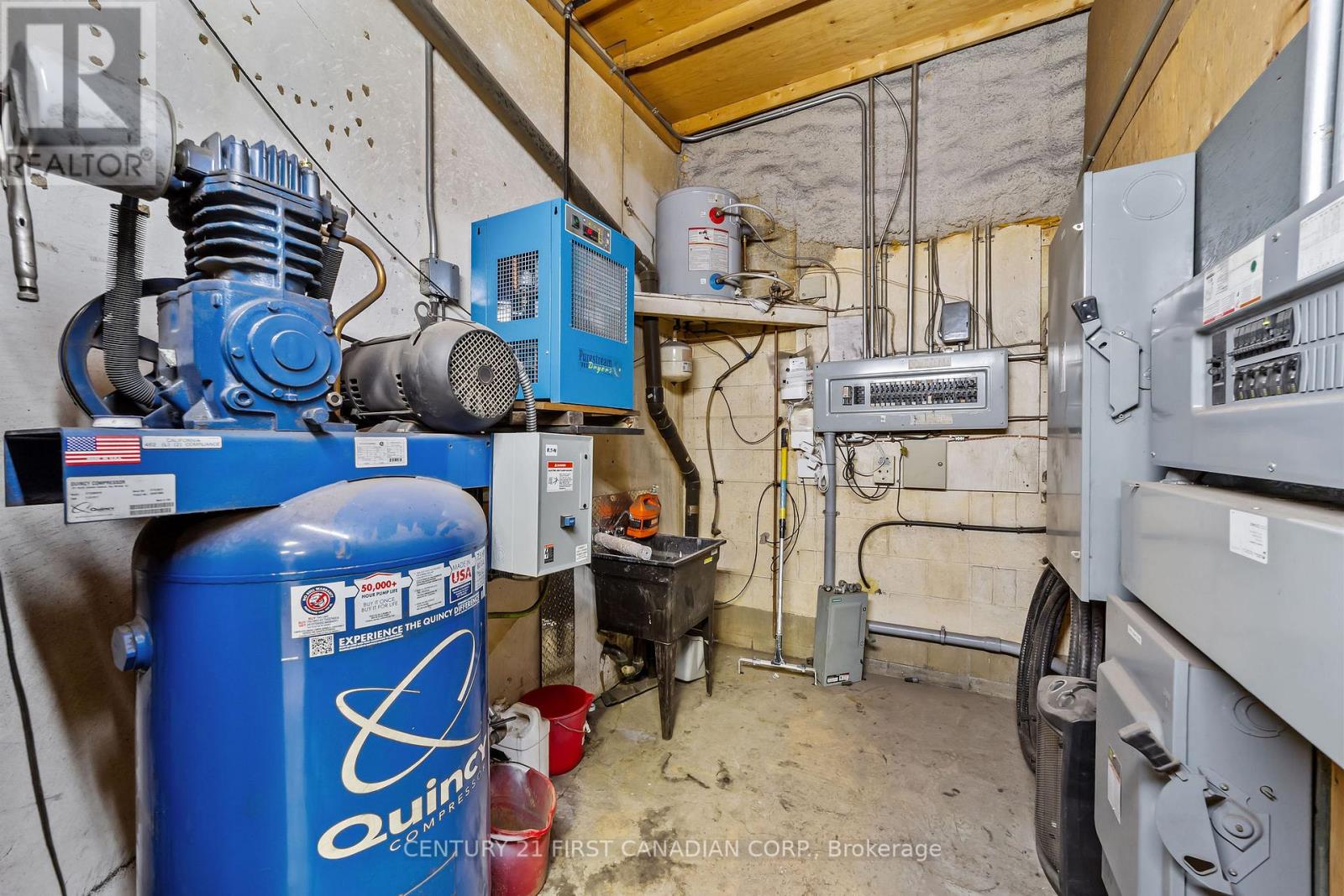 5611 Mcgillivray Drive, Lucan Biddulph, Ontario  N0M 2J0 - Photo 30 - X13439954