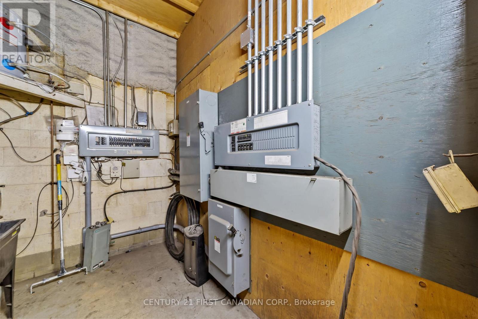 5611 Mcgillivray Drive, Lucan Biddulph, Ontario  N0M 2J0 - Photo 32 - X13439954