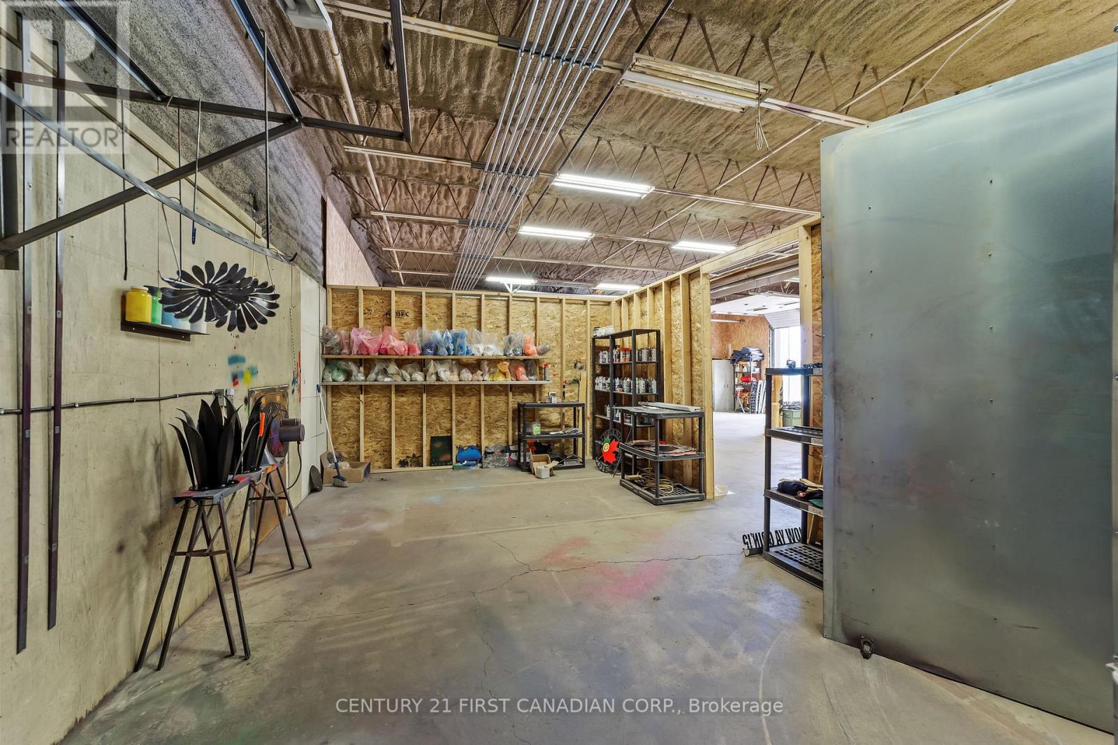 5611 Mcgillivray Drive, Lucan Biddulph, Ontario  N0M 2J0 - Photo 35 - X13439954