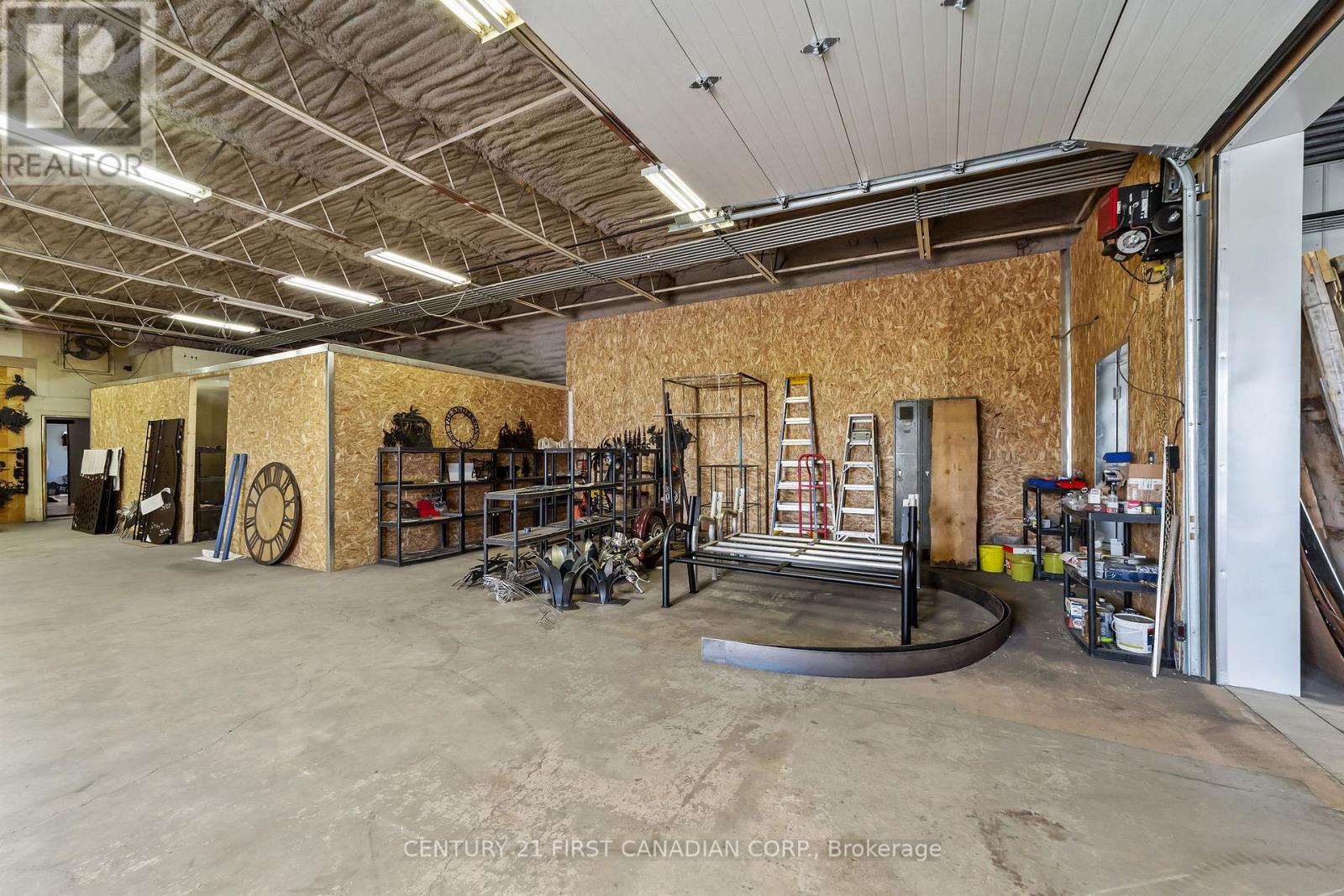 5611 Mcgillivray Drive, Lucan Biddulph, Ontario  N0M 2J0 - Photo 38 - X13439954