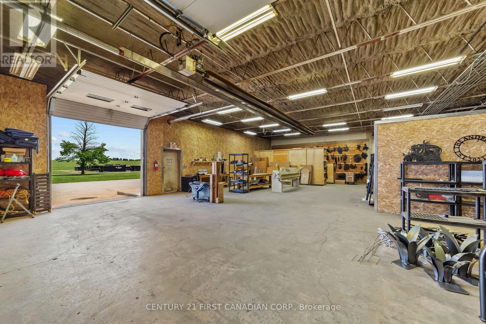5611 Mcgillivray Drive, Lucan Biddulph, Ontario  N0M 2J0 - Photo 39 - X13439954
