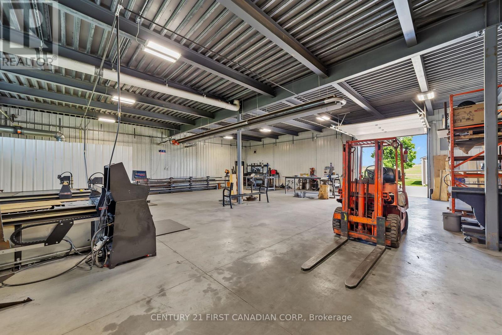 5611 Mcgillivray Drive, Lucan Biddulph, Ontario  N0M 2J0 - Photo 40 - X13439954