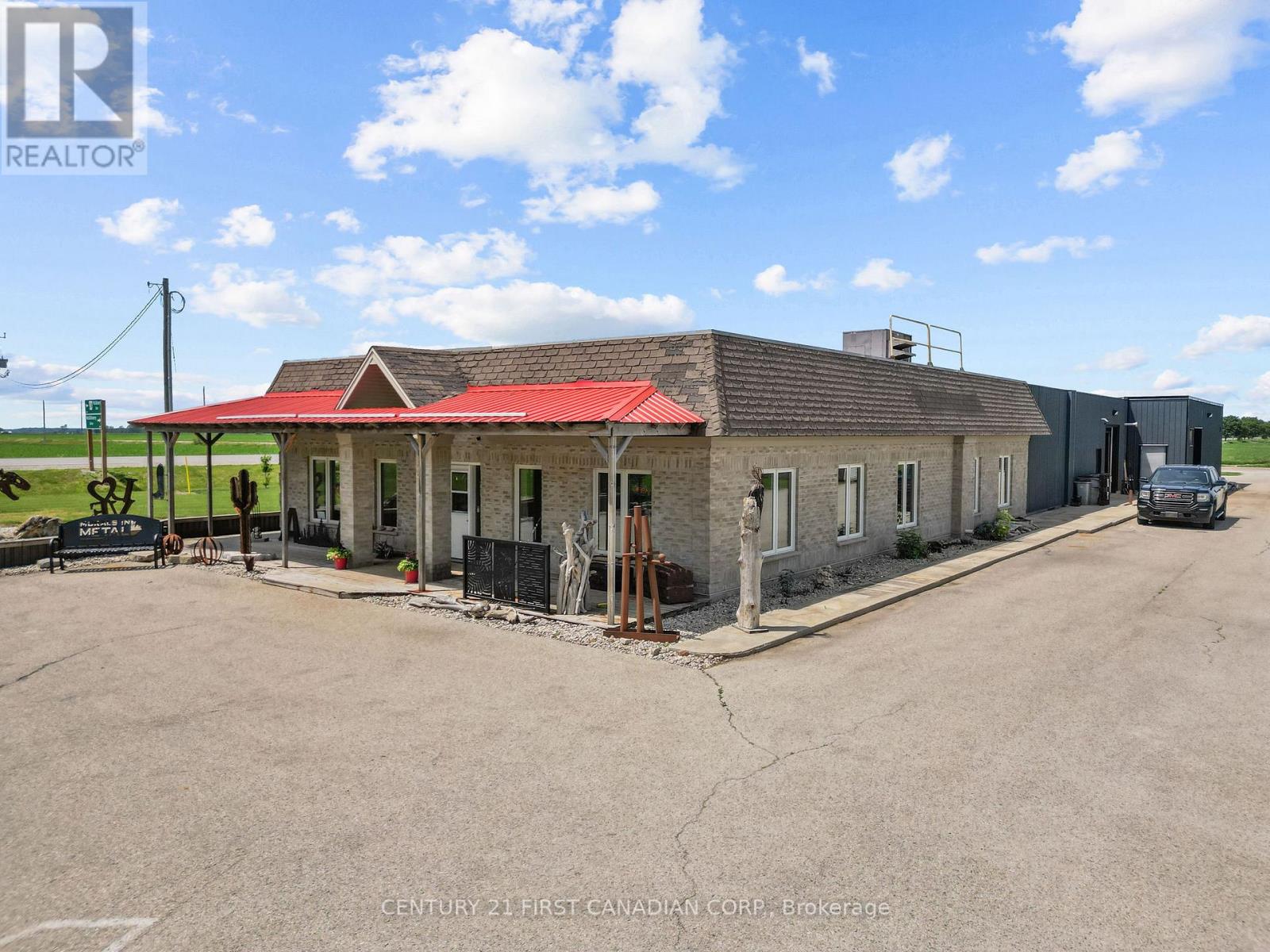 5611 Mcgillivray Drive, Lucan Biddulph, Ontario  N0M 2J0 - Photo 9 - X13439954