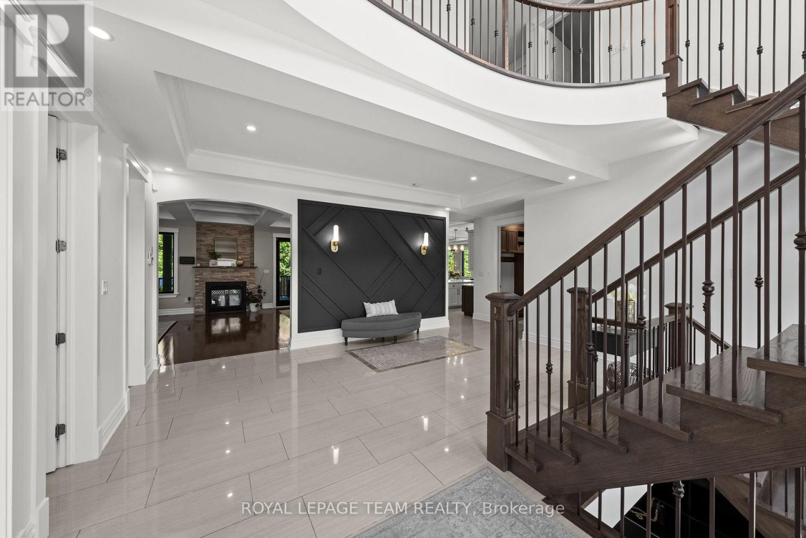 17 Argue Drive, Ottawa, Ontario  K2E 6S2 - Photo 2 - X13440014
