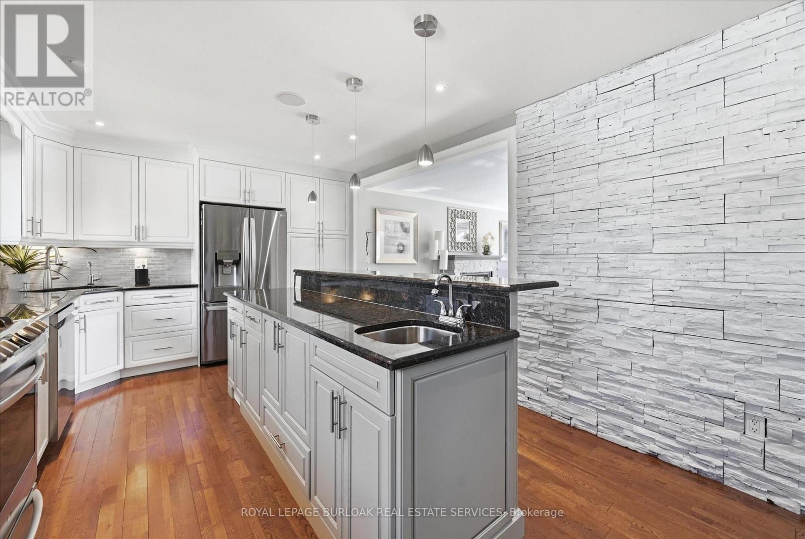3299 Spruce Avenue, Burlington, Ontario  L7N 1J5 - Photo 15 - W13439740