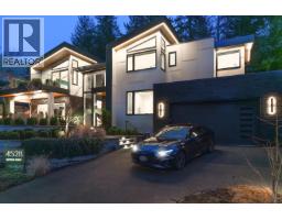 4528 SKYLINE DRIVE, North Vancouver, British Columbia