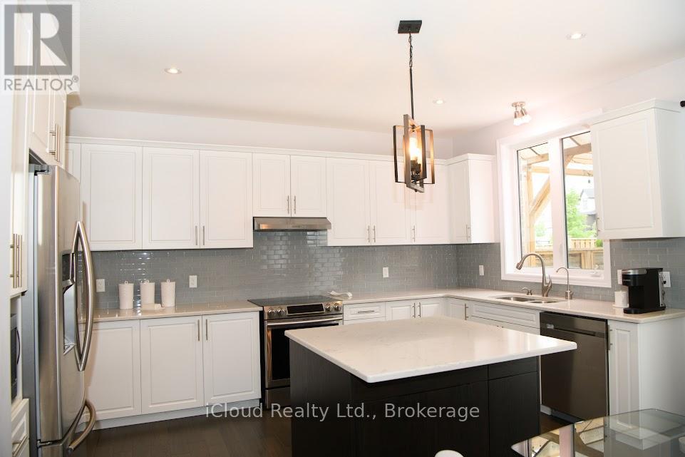 264 Blair Creek Drive, Kitchener, Ontario  N2P 0G3 - Photo 4 - X13439756