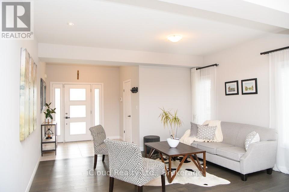 264 Blair Creek Drive, Kitchener, Ontario  N2P 0G3 - Photo 8 - X13439756