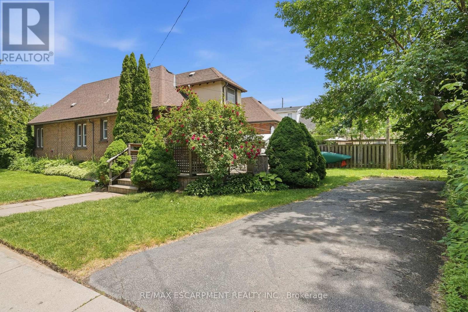 1642 KING STREET E, Hamilton, Ontario