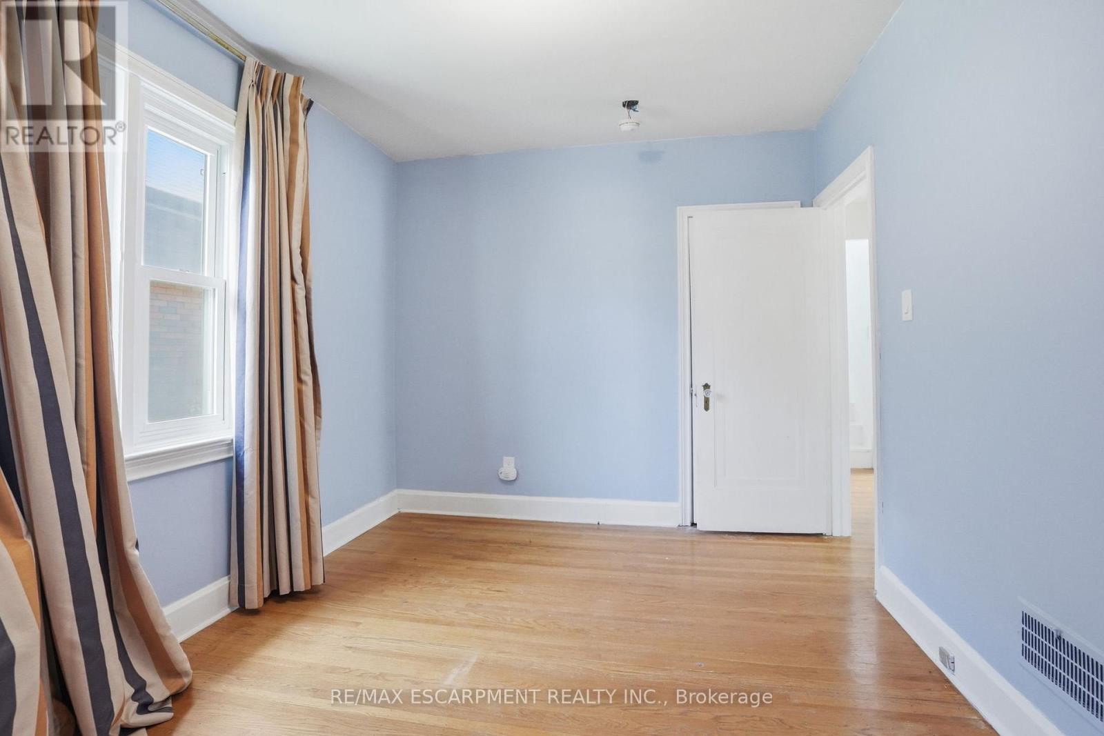 1642 King Street E, Hamilton, Ontario  L8K 1T9 - Photo 16 - X13439778