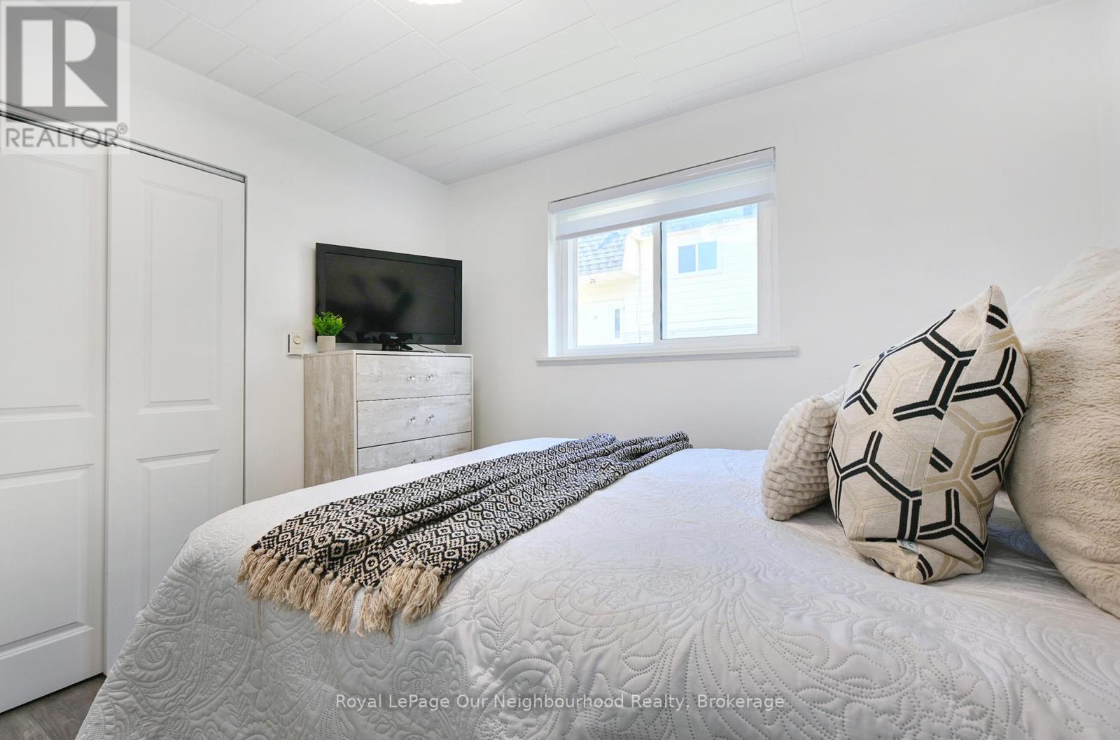2 - 540 Mary Street E, Whitby, Ontario  L1N 2R1 - Photo 6 - E13439882