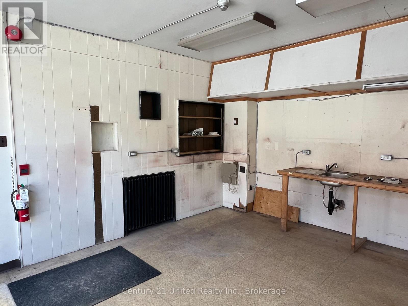 S10 - 165 King Street, Peterborough, Ontario  K9J 2R8 - Photo 3 - X12927784