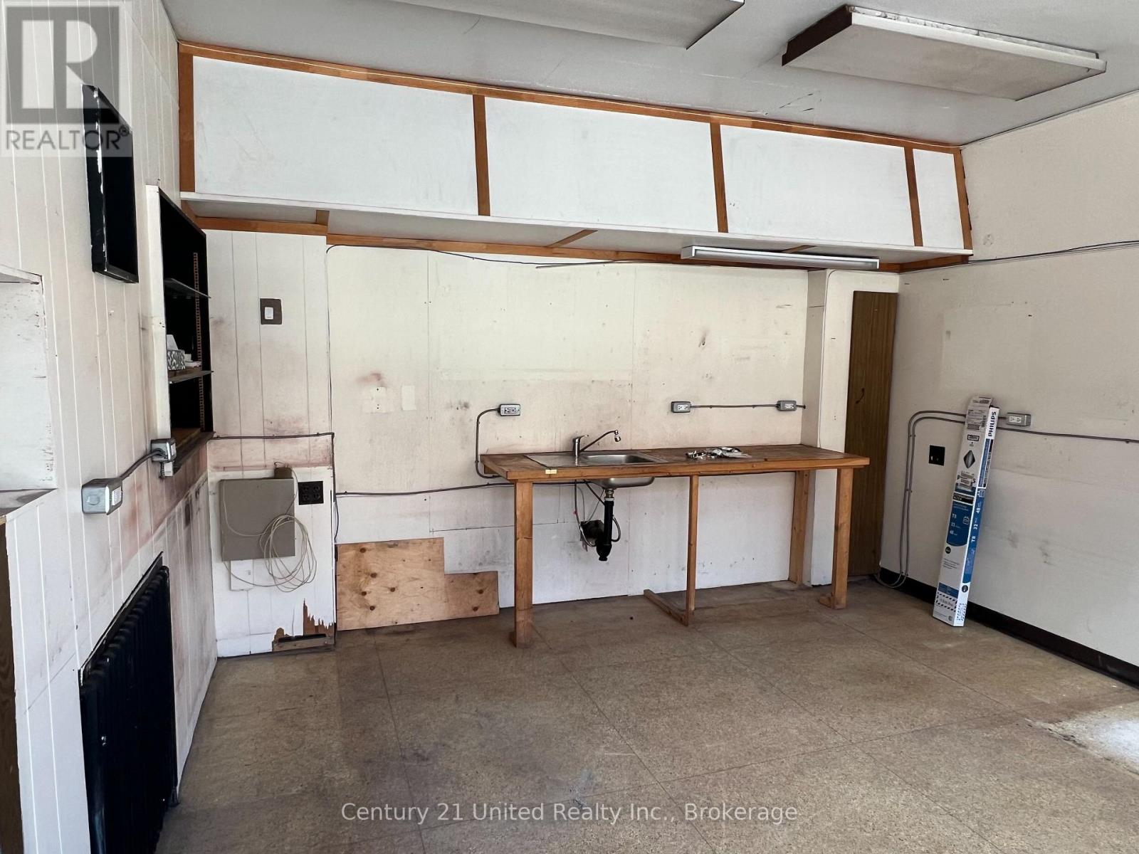 S10 - 165 King Street, Peterborough, Ontario  K9J 2R8 - Photo 4 - X12927784