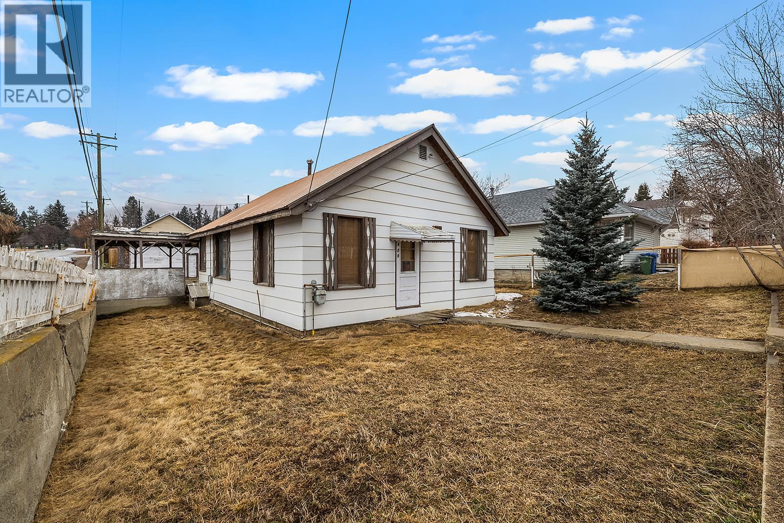 406 4th Avenue, Kimberley, British Columbia V1A 2R8 - Photo 1 - 10389243
