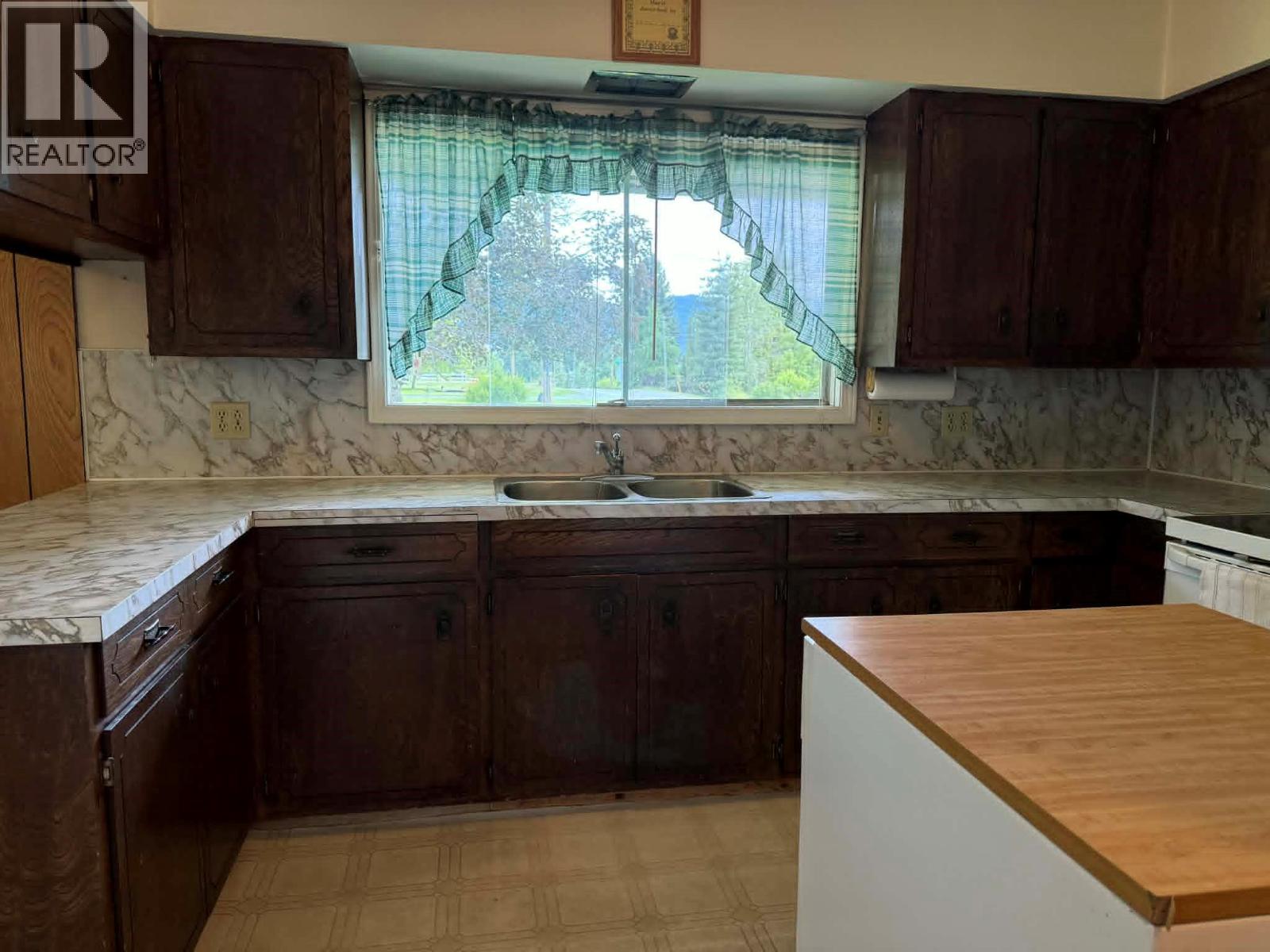 1003 Bridgeview Crescent, Castlegar, British Columbia  V1N 4K9 - Photo 36 - 10390871