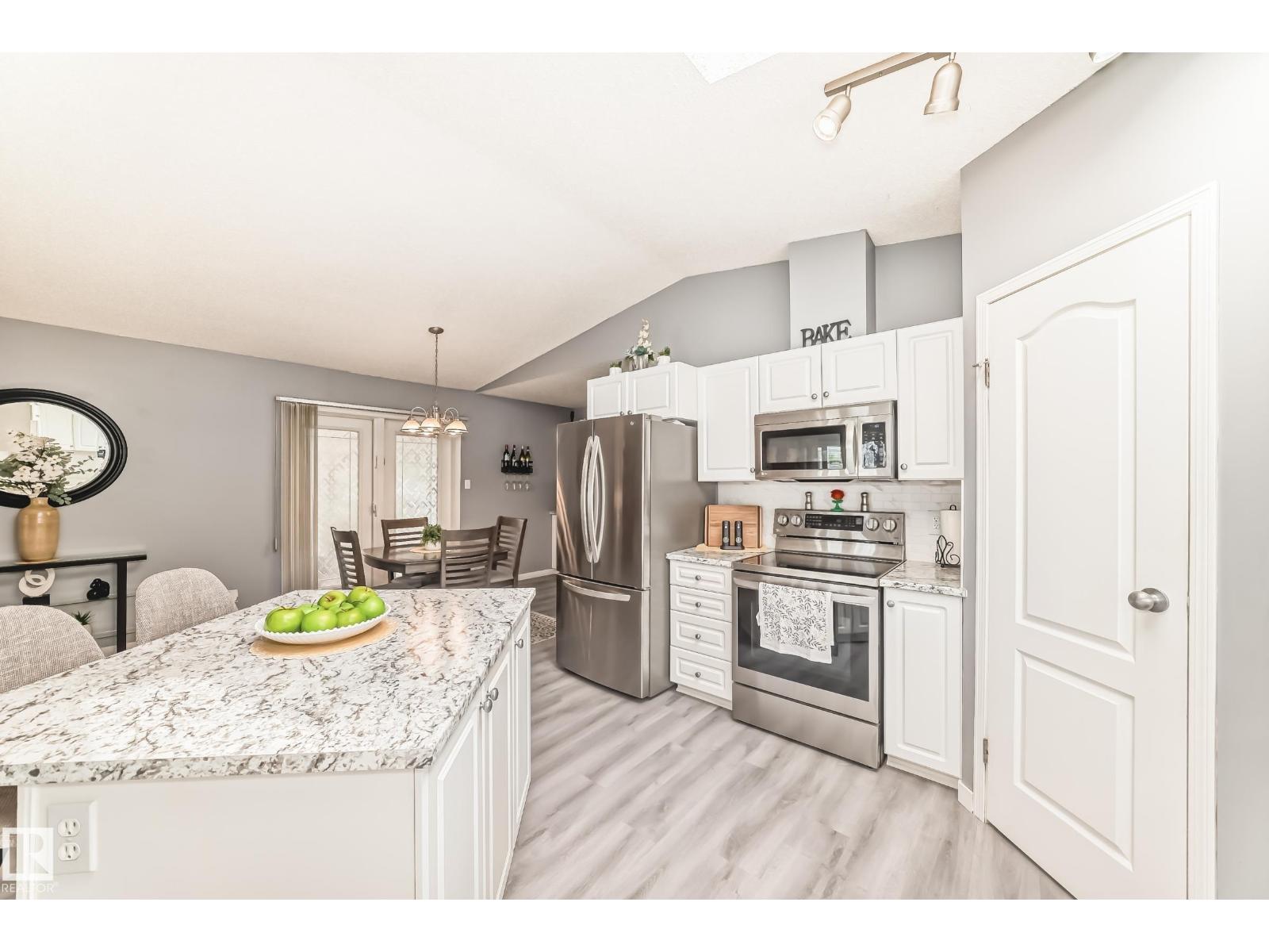 1749 Jubilee Loop, Sherwood Park, Alberta  T8H 2N6 - Photo 15 - E4493479